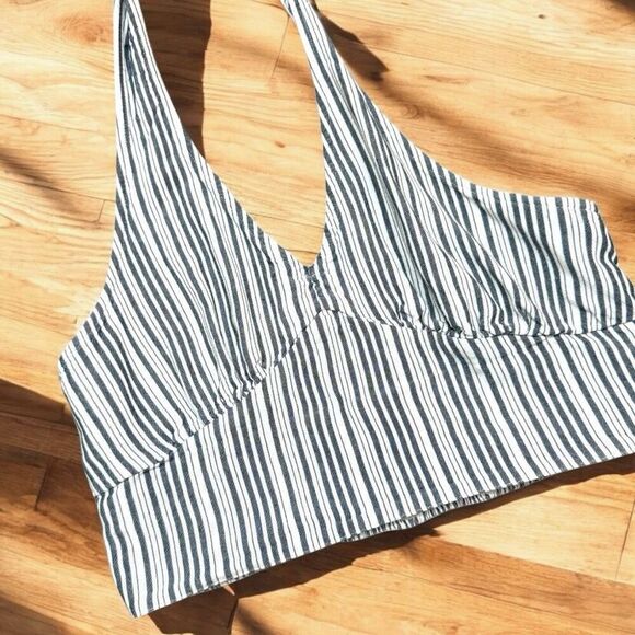 American Eagle Blue White Halter Top Crop Small S Smocked - Picture 2 of 6